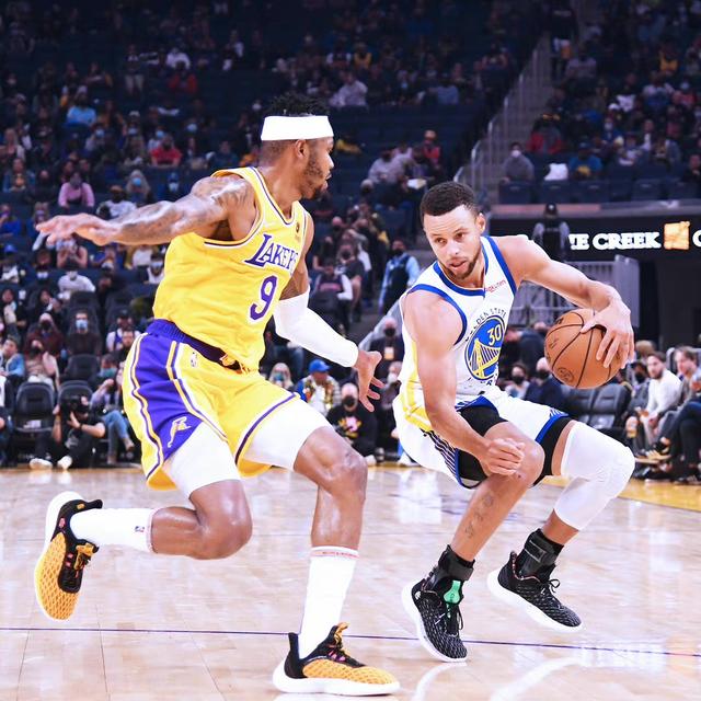 NBA五大强队新鲜出炉：凯尔特人、湖人、公牛、马刺 勇士榜上有名