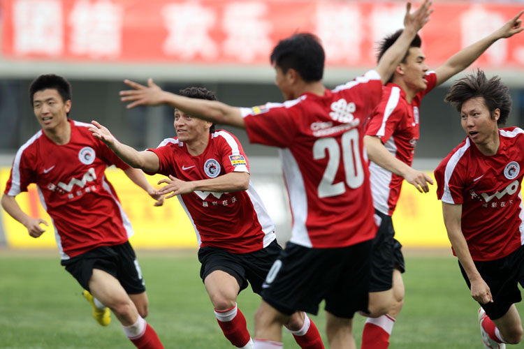 意甲焦点战：国际米兰4-0大胜科莫，路易斯·恩里克闪耀圣西罗